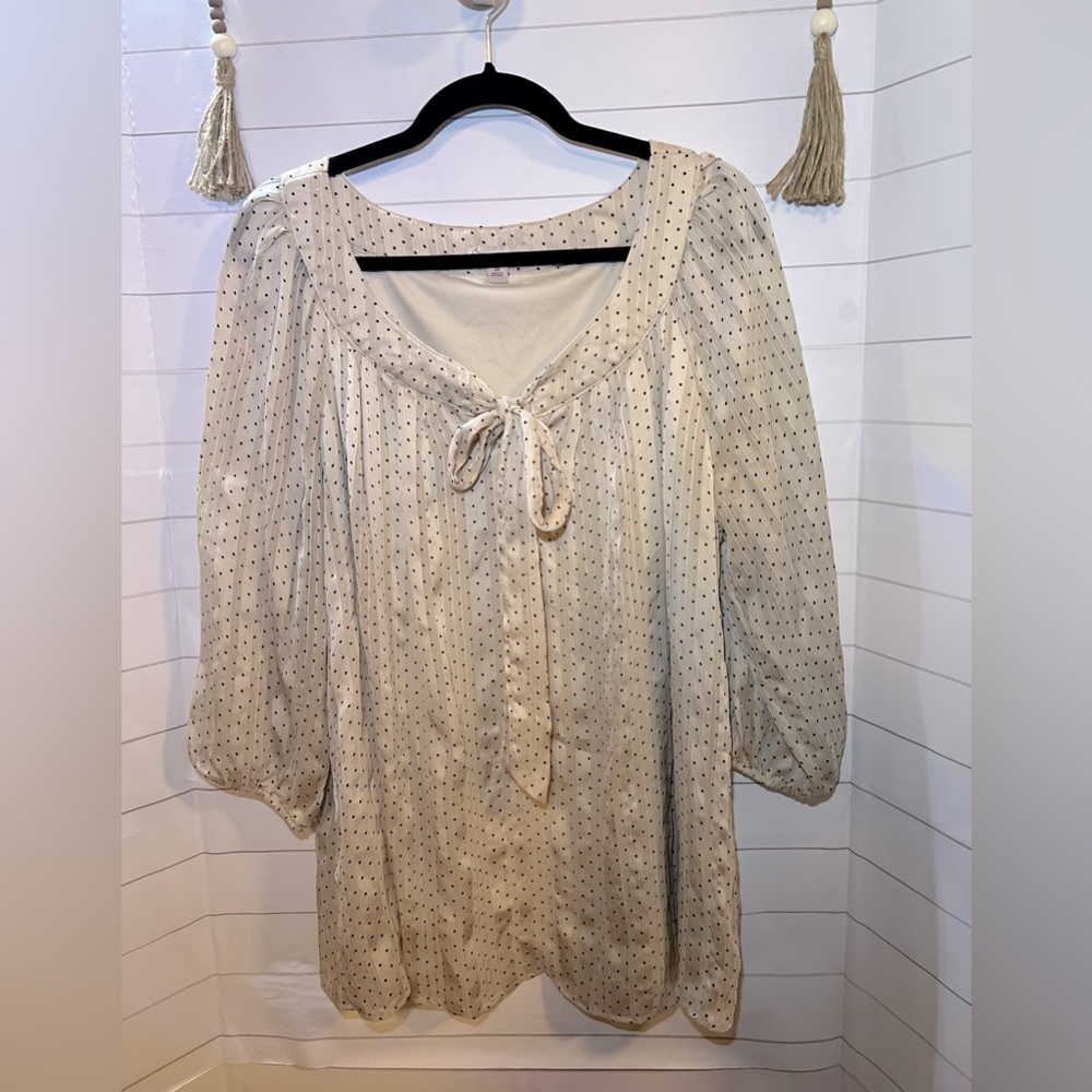 Dressbarn Ecru w/ black polka dots blouse 2X